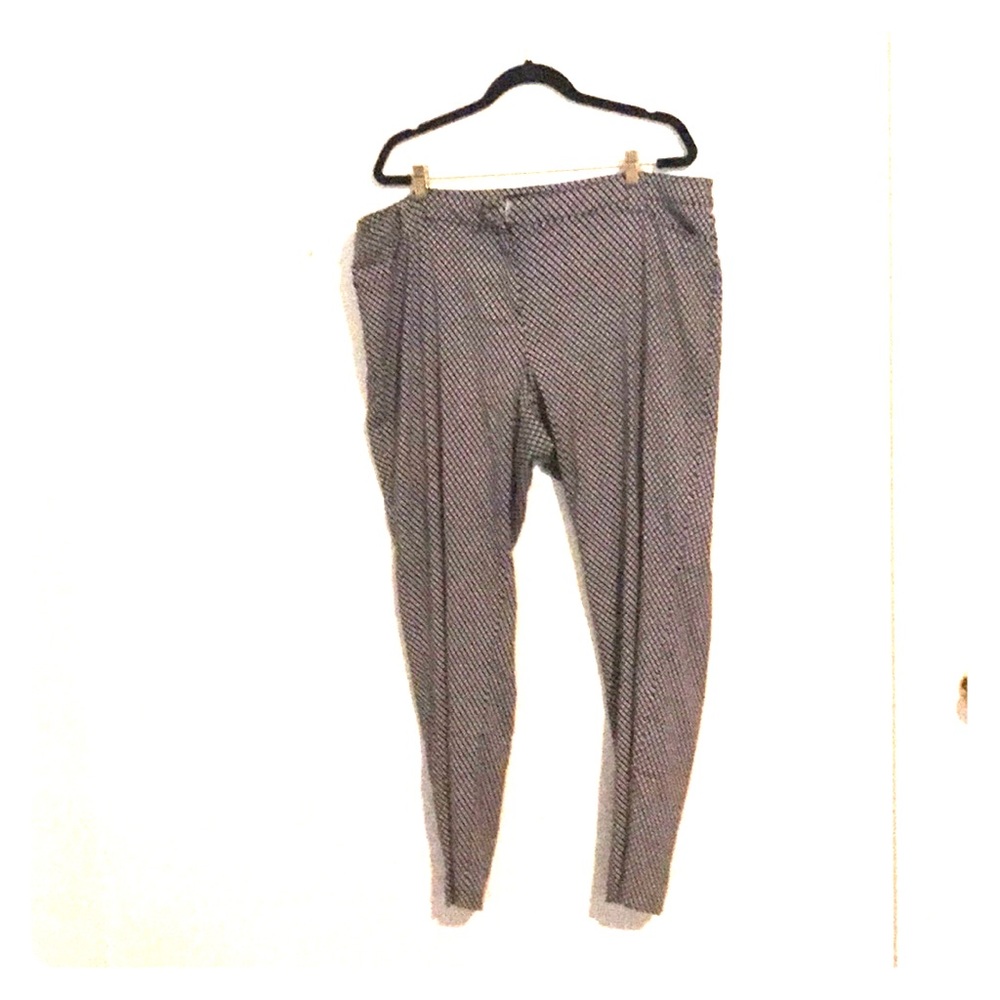 Size 16, black and white diamond dress pants